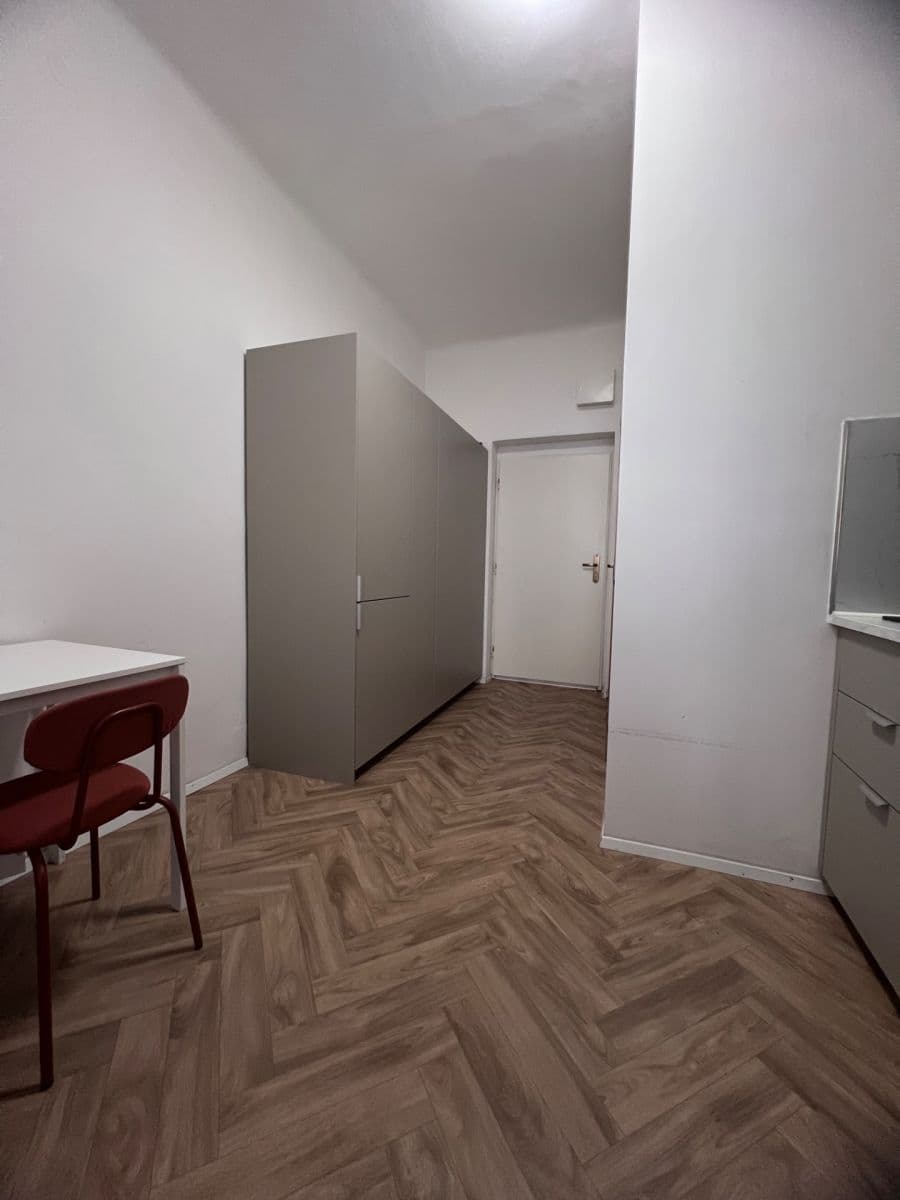Pronájem bytu 1+1 30 m², Husitská, Praha, Praha Pronájem bytu 1+1 30 m², Husitská, Praha, Praha