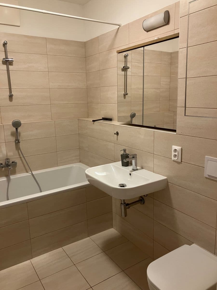Pronájem bytu 2+kk 64 m², U Mlýnského kanálu, Praha, Praha Pronájem bytu 2+kk 64 m², U Mlýnského kanálu, Praha, Praha