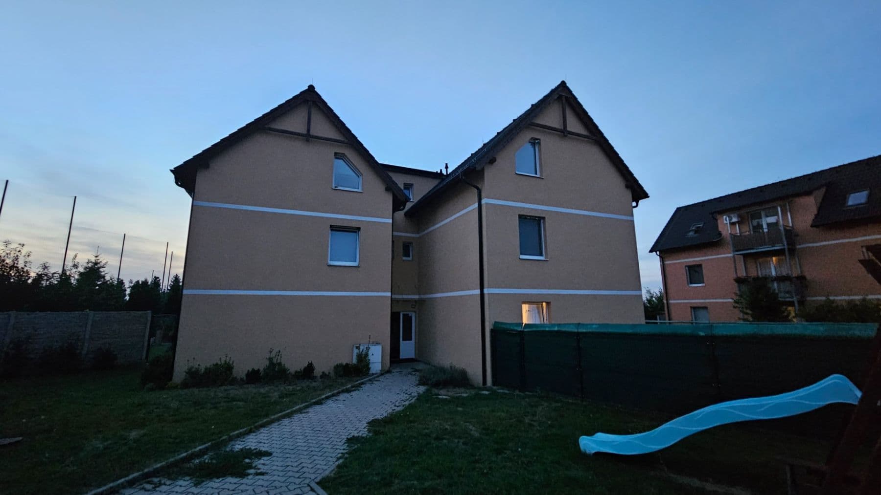 Pronájem bytu 3+1 67 m², Gabčíkova, Nehvizdy, Středočeský kraj Pronájem bytu 3+1 67 m², Gabčíkova, Nehvizdy, Středočeský kraj