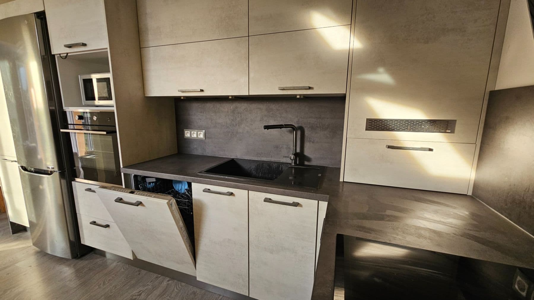 Pronájem bytu 3+1 67 m², Gabčíkova, Nehvizdy, Středočeský kraj Pronájem bytu 3+1 67 m², Gabčíkova, Nehvizdy, Středočeský kraj