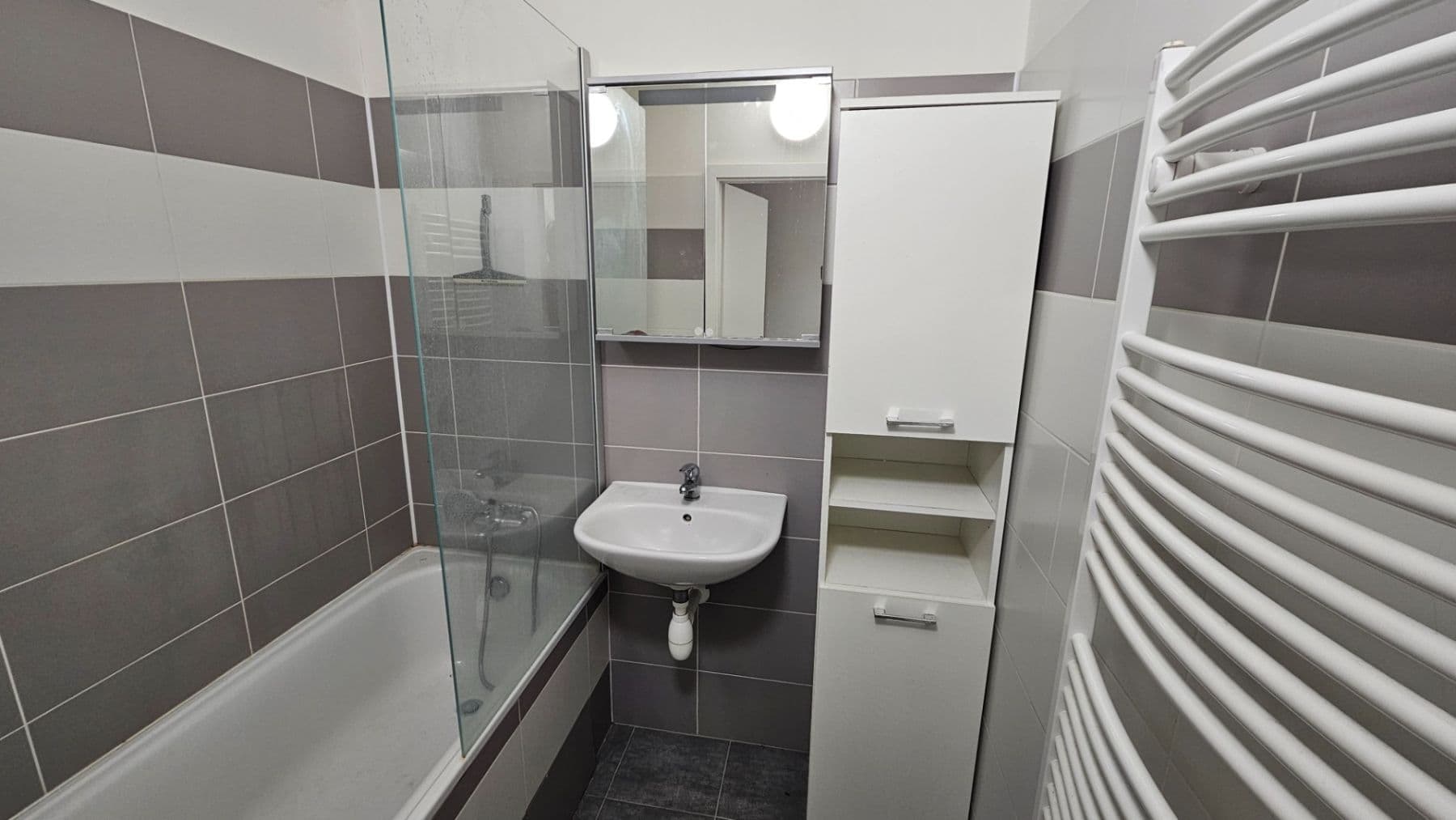 Pronájem bytu 3+1 67 m², Gabčíkova, Nehvizdy, Středočeský kraj Pronájem bytu 3+1 67 m², Gabčíkova, Nehvizdy, Středočeský kraj