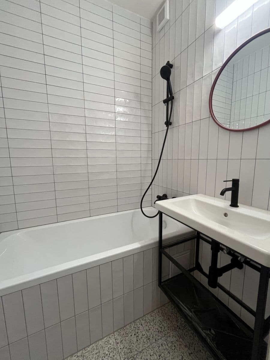 Pronájem bytu 2+1 58 m², Nad přívozem, Praha, Praha Pronájem bytu 2+1 58 m², Nad přívozem, Praha, Praha