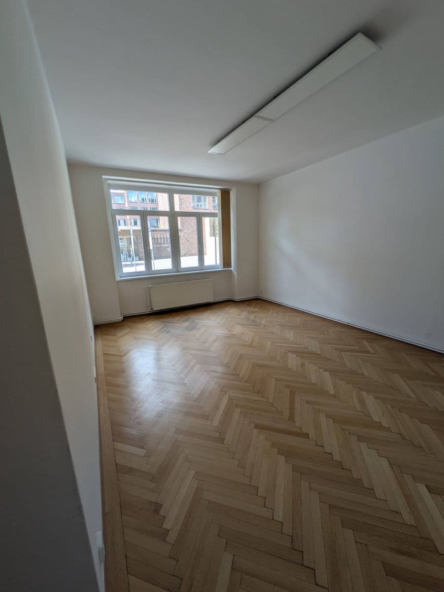 Pronájem kanceláře 104 m², Arne Nováka, Brno, Jihomoravský kraj Pronájem kanceláře 104 m², Arne Nováka, Brno, Jihomoravský kraj