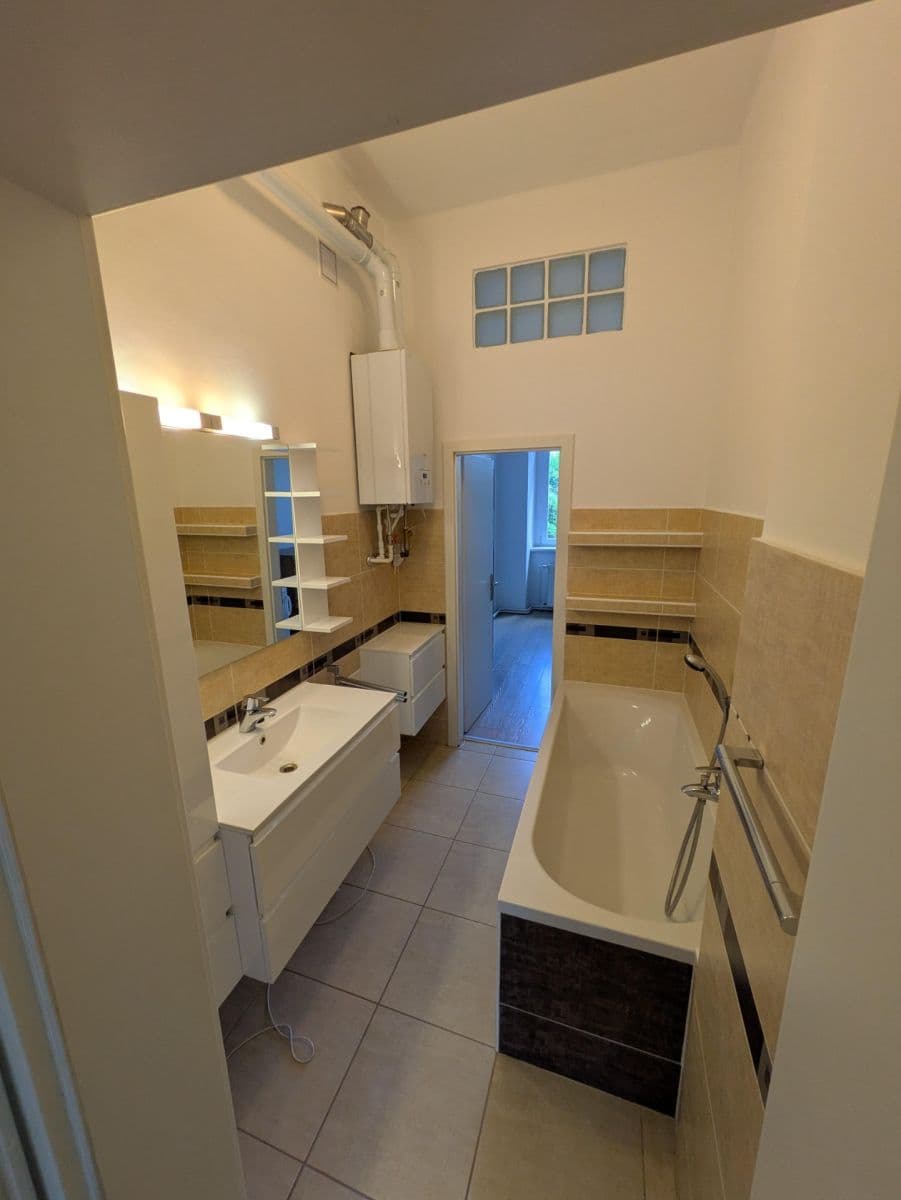 Pronájem kanceláře 104 m², Arne Nováka, Brno, Jihomoravský kraj Pronájem kanceláře 104 m², Arne Nováka, Brno, Jihomoravský kraj