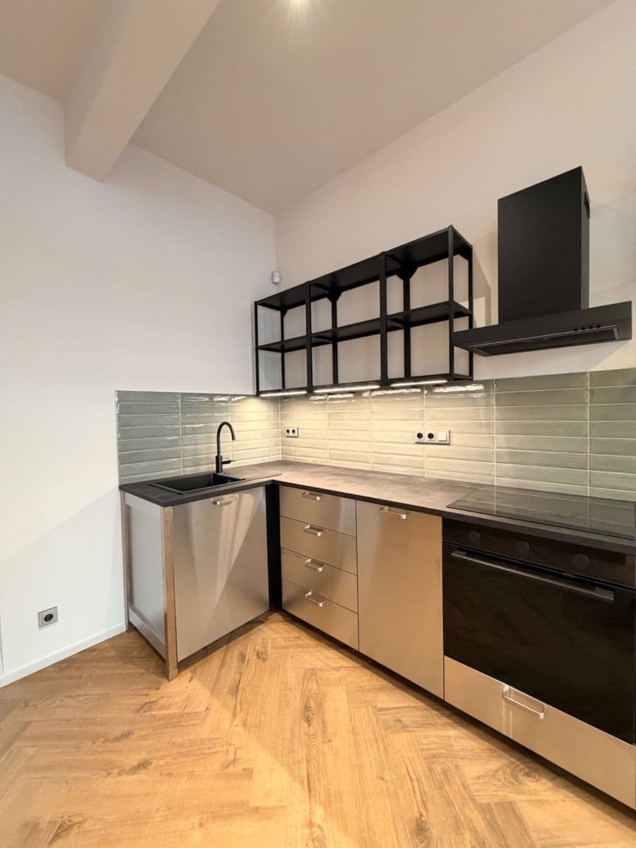 Pronájem bytu 2+kk 45 m², Holandská, Praha, Praha Pronájem bytu 2+kk 45 m², Holandská, Praha, Praha