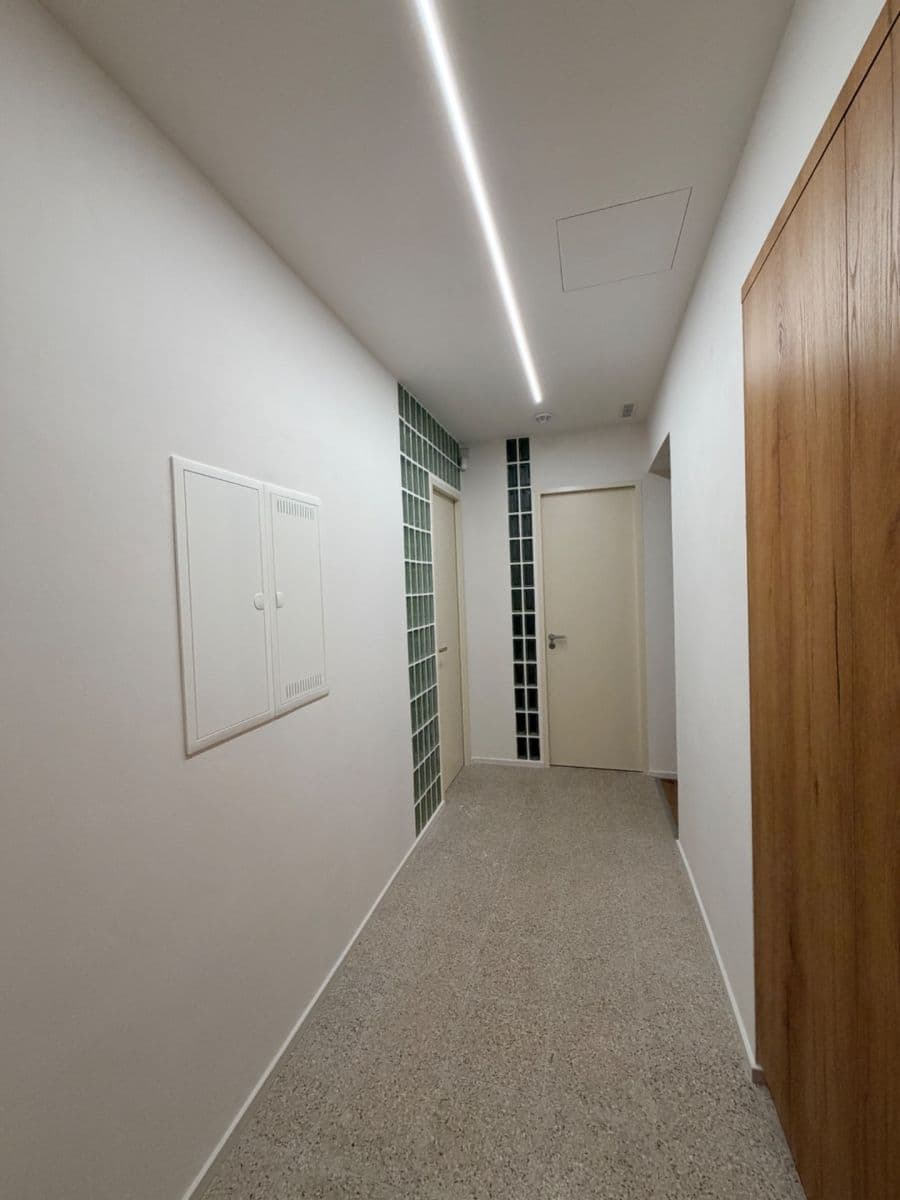 Pronájem bytu 2+kk 45 m², Holandská, Praha, Praha Pronájem bytu 2+kk 45 m², Holandská, Praha, Praha