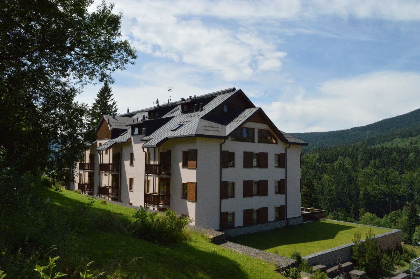 Pronájem bytu 2+kk 48 m², Špindlerův Mlýn, Královéhradecký kraj Pronájem bytu 2+kk 48 m², Špindlerův Mlýn, Královéhradecký kraj
