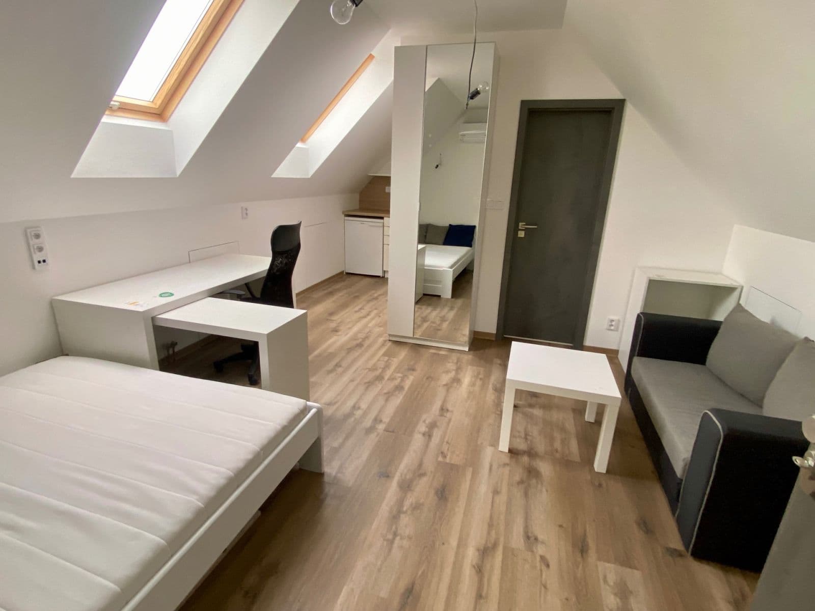 Pronájem bytu 1+kk 28 m², Dalovická, Praha, Praha Pronájem bytu 1+kk 28 m², Dalovická, Praha, Praha