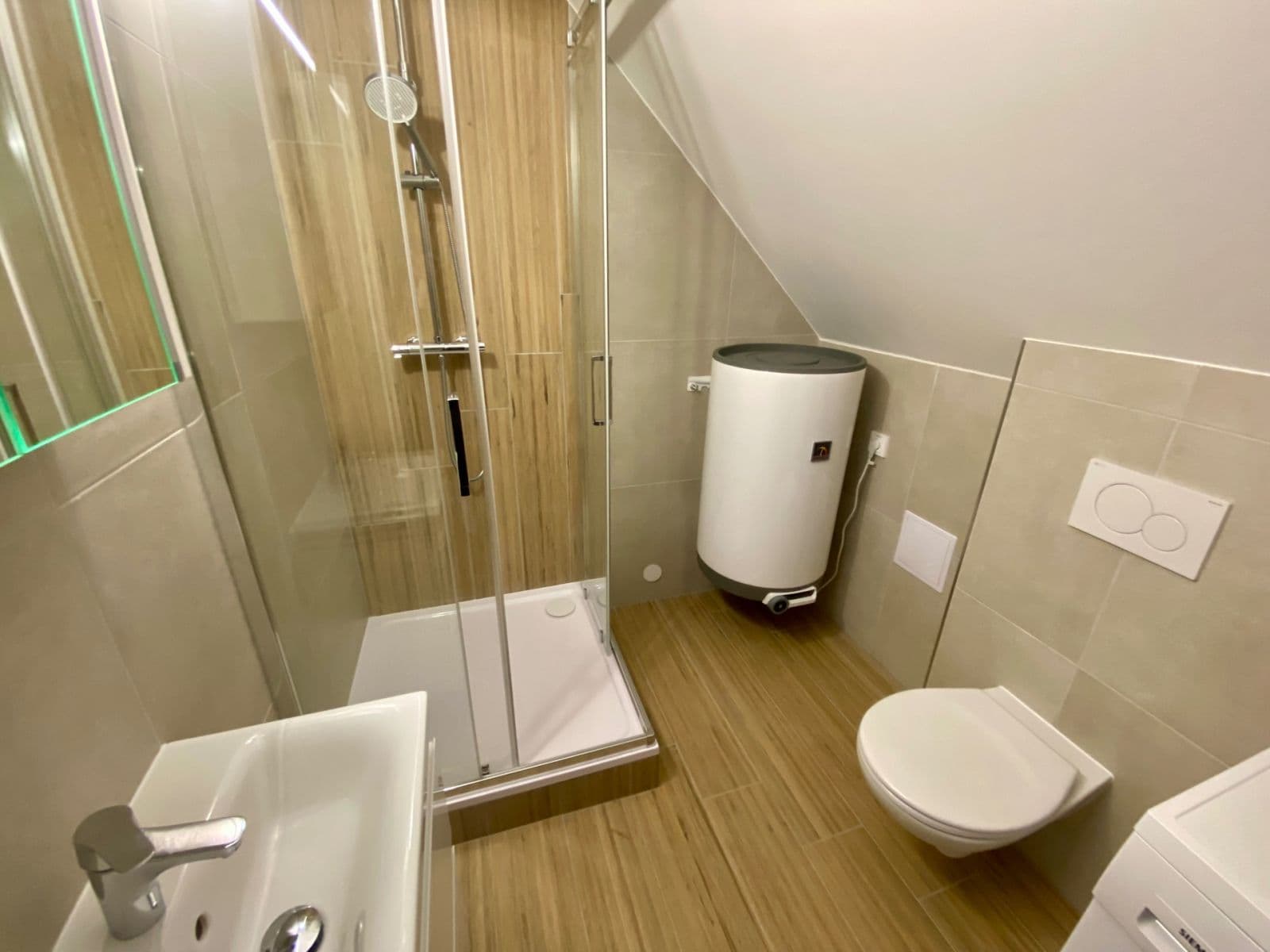 Pronájem bytu 1+kk 28 m², Dalovická, Praha, Praha Pronájem bytu 1+kk 28 m², Dalovická, Praha, Praha