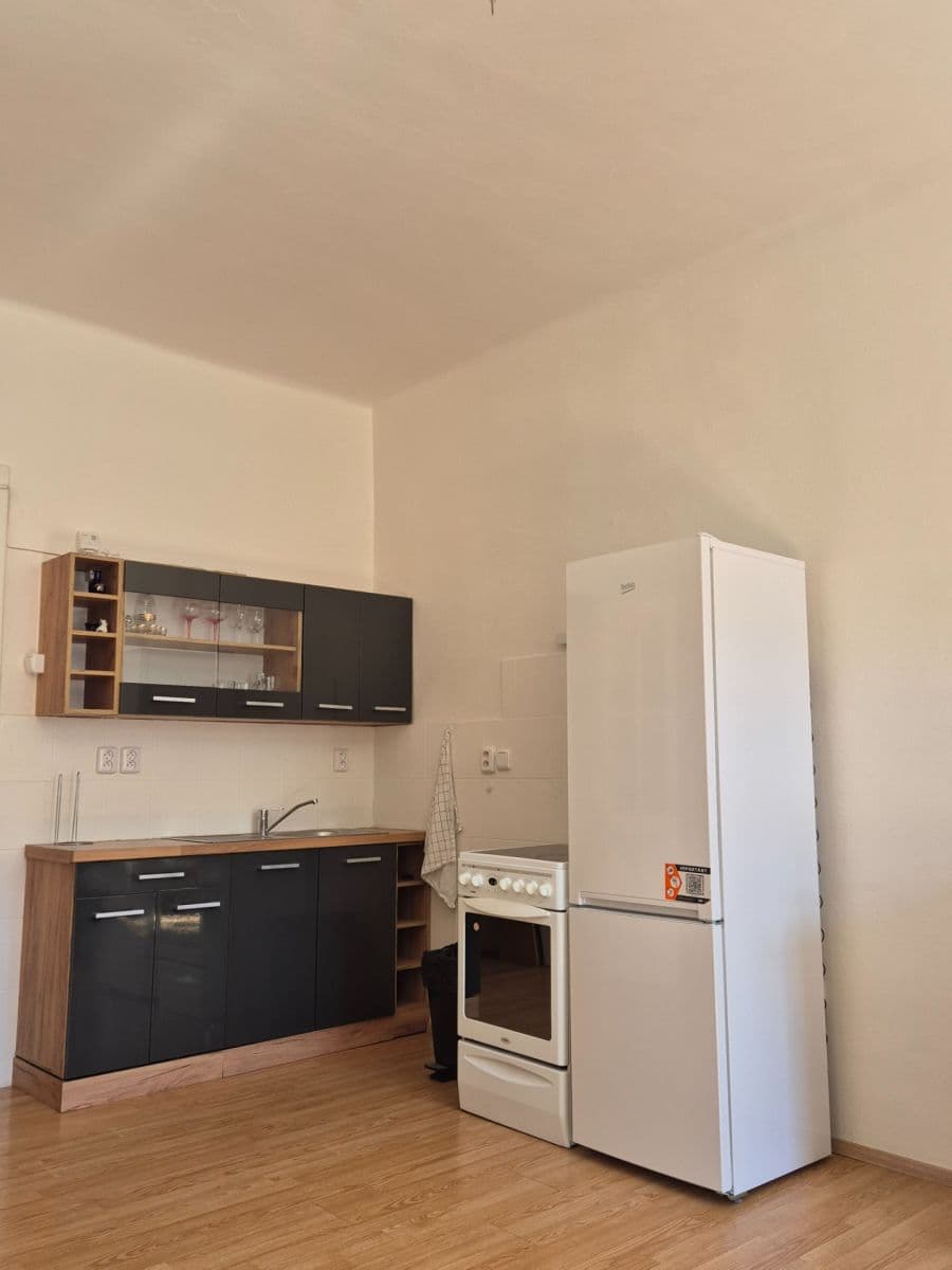 Pronájem bytu 2+kk 40 m², 5. května, Praha, Praha Pronájem bytu 2+kk 40 m², 5. května, Praha, Praha