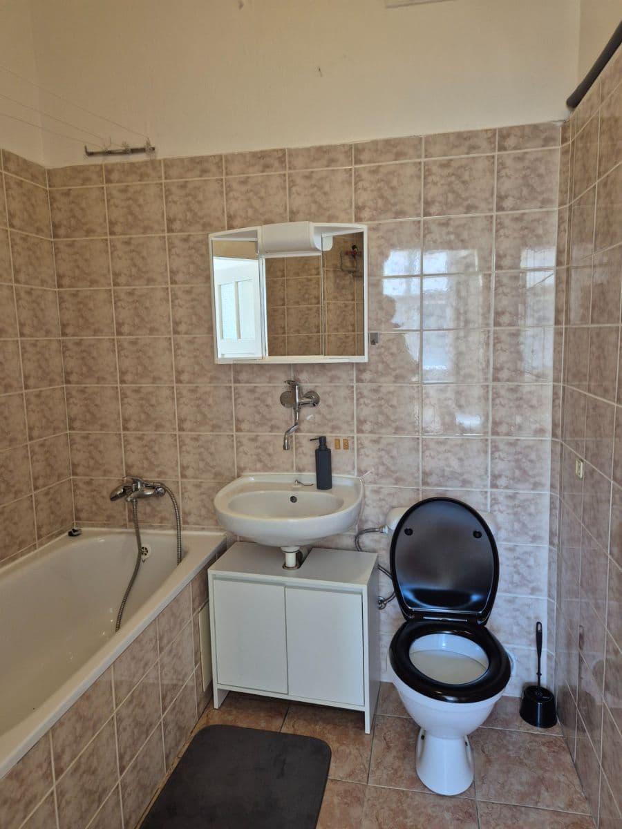 Pronájem bytu 2+kk 40 m², 5. května, Praha, Praha Pronájem bytu 2+kk 40 m², 5. května, Praha, Praha