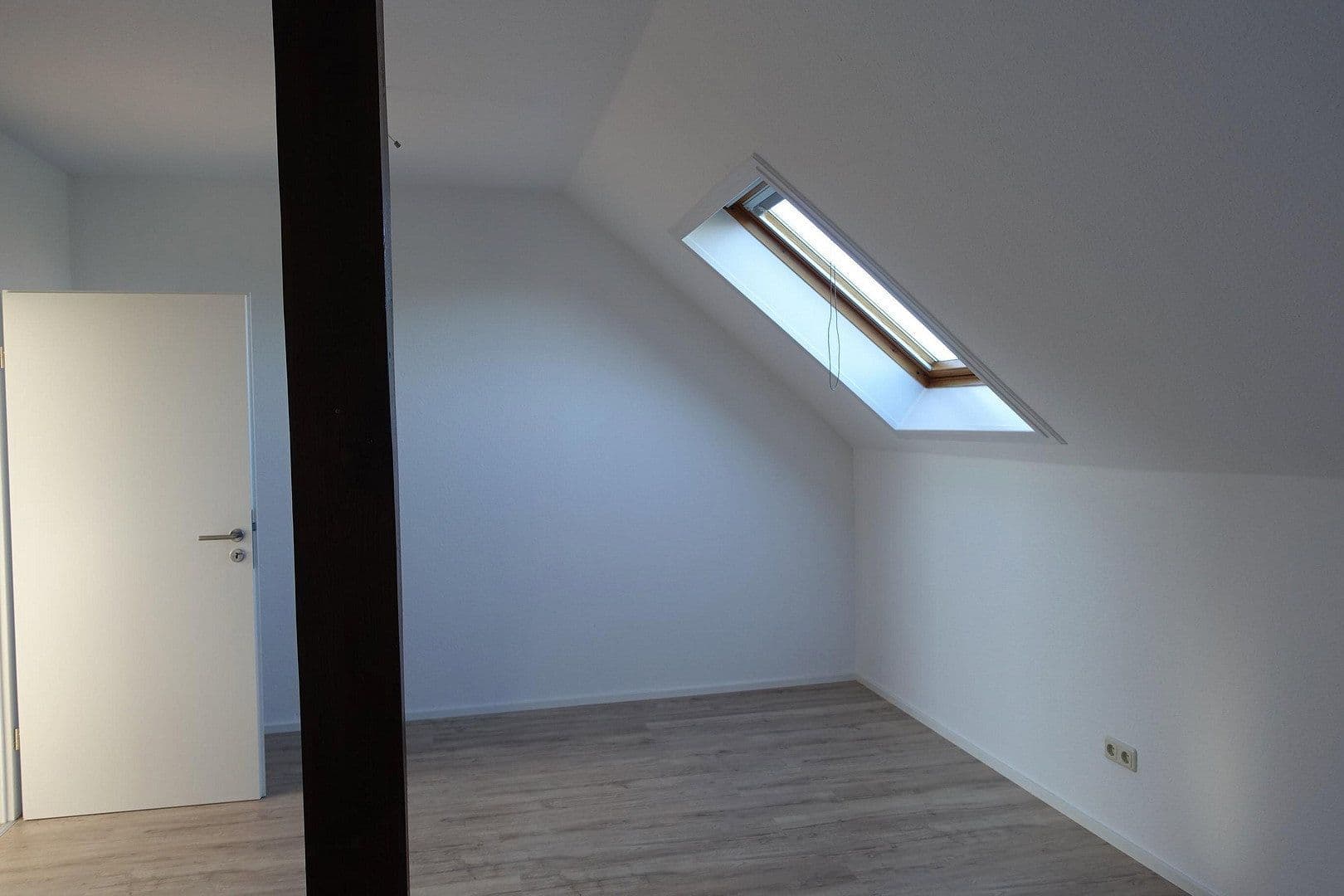 Pronájem bytu 3+kk 150 m², Lützerodaer Weg 8, JENA, Durynsko Pronájem bytu 3+kk 150 m², Lützerodaer Weg 8, JENA, Durynsko