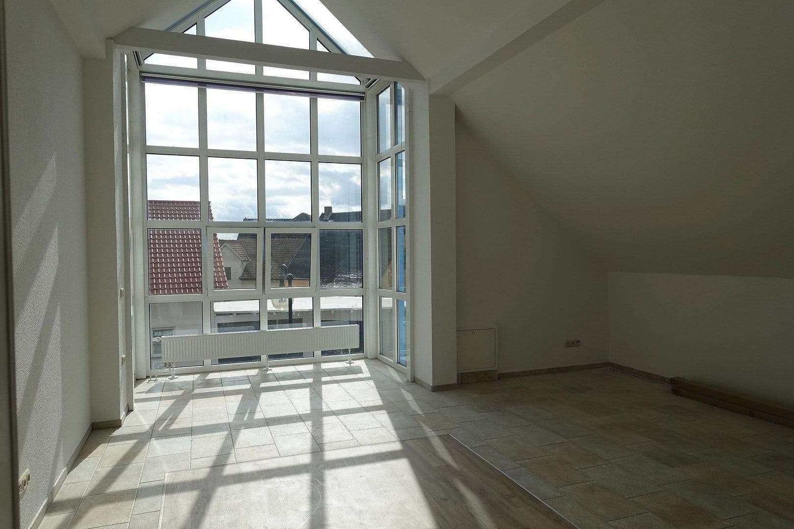 Pronájem bytu 3+kk 150 m², Lützerodaer Weg 8, JENA, Durynsko Pronájem bytu 3+kk 150 m², Lützerodaer Weg 8, JENA, Durynsko