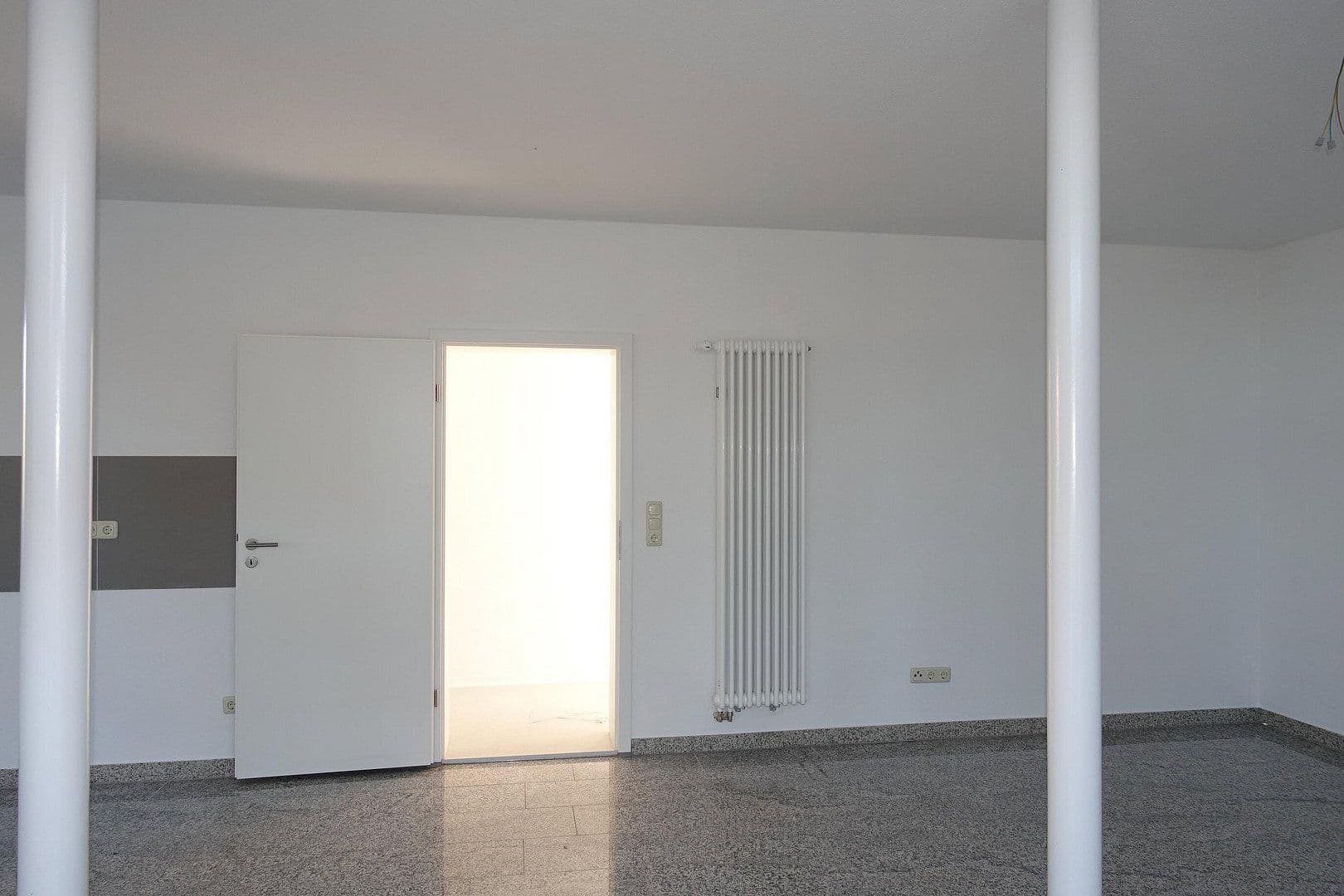 Pronájem bytu 3+kk 150 m², Lützerodaer Weg 8, JENA, Durynsko Pronájem bytu 3+kk 150 m², Lützerodaer Weg 8, JENA, Durynsko