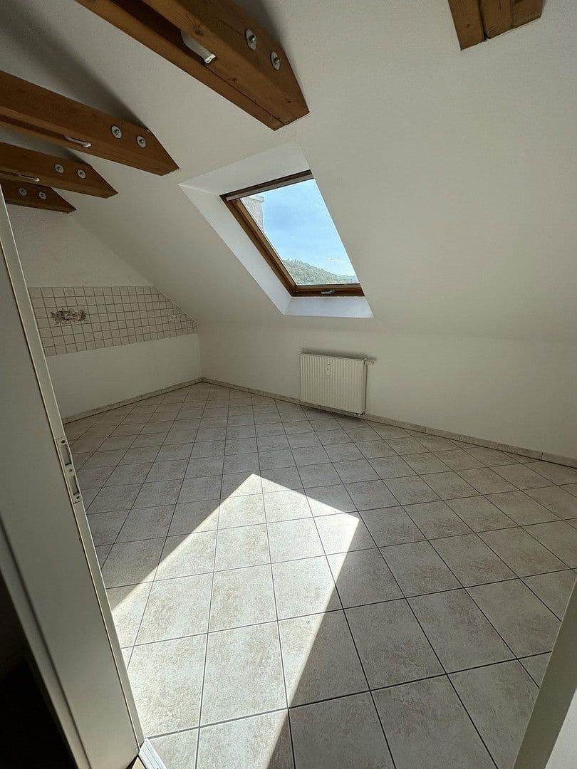 Pronájem bytu 3+kk 94 m², Neumarkt 9, Lichtenstein/Sachsen, Sasko Pronájem bytu 3+kk 94 m², Neumarkt 9, Lichtenstein/Sachsen, Sasko