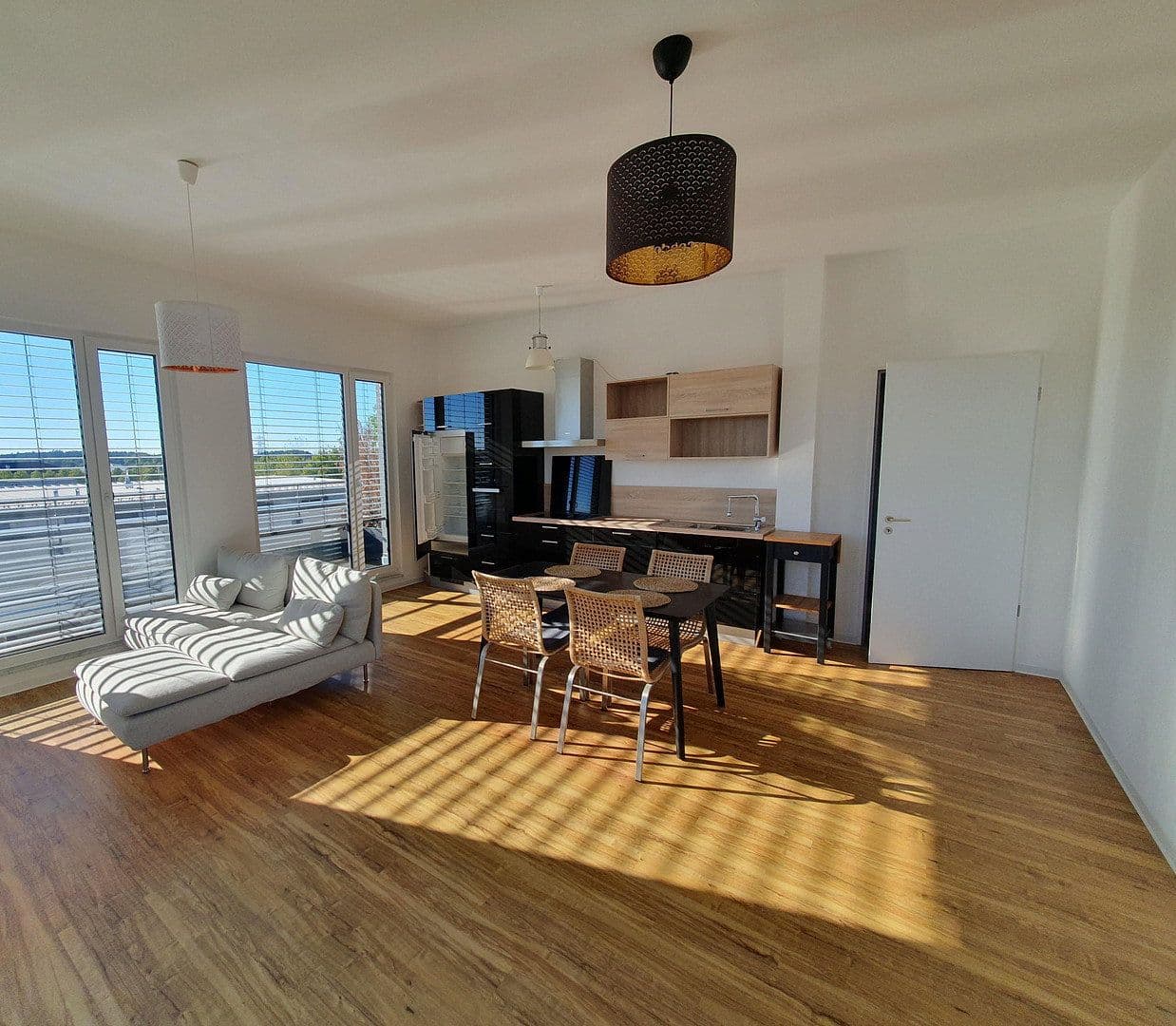 Pronájem bytu 4+1 107 m², Georg-Huber-Straße 12, Zorneding - Ortsteil Pöring, Bavorsko Pronájem bytu 4+1 107 m², Georg-Huber-Straße 12, Zorneding - Ortsteil Pöring, Bavorsko