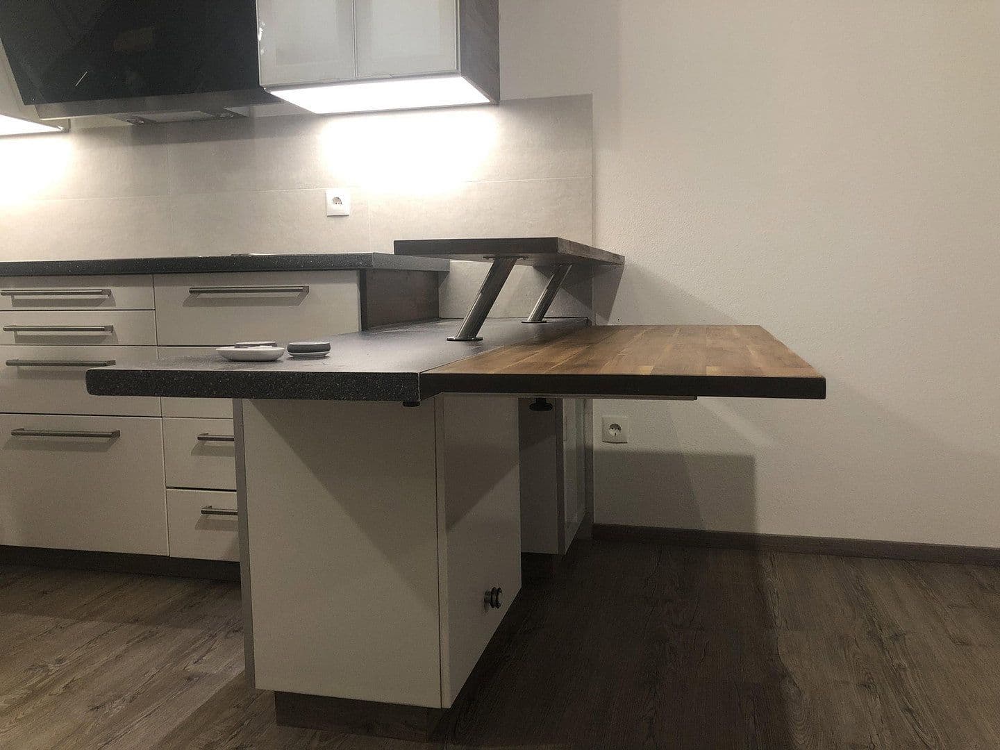 Prodej bytu 2+1 64 m², Dresdener Straße 1, Buchloe, Bavorsko Prodej bytu 2+1 64 m², Dresdener Straße 1, Buchloe, Bavorsko