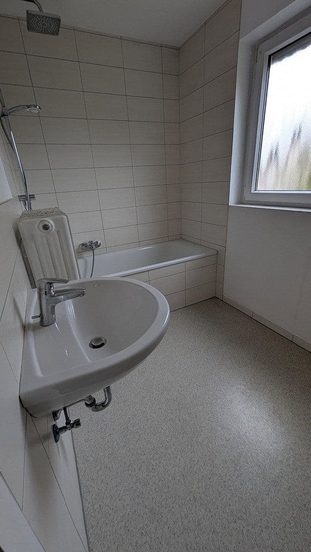 Pronájem bytu 3+kk 85 m², Heidenheim an der Brenz, Bádensko-Württembersko Pronájem bytu 3+kk 85 m², Heidenheim an der Brenz, Bádensko-Württembersko