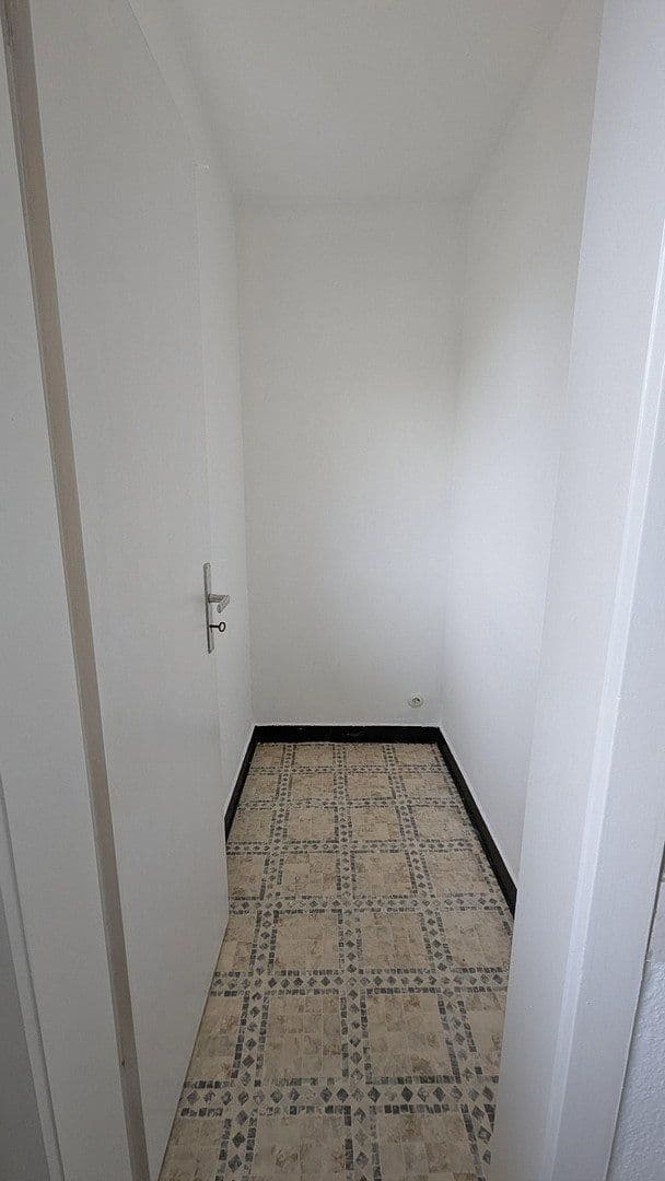 Pronájem bytu 3+kk 85 m², Heidenheim an der Brenz, Bádensko-Württembersko Pronájem bytu 3+kk 85 m², Heidenheim an der Brenz, Bádensko-Württembersko