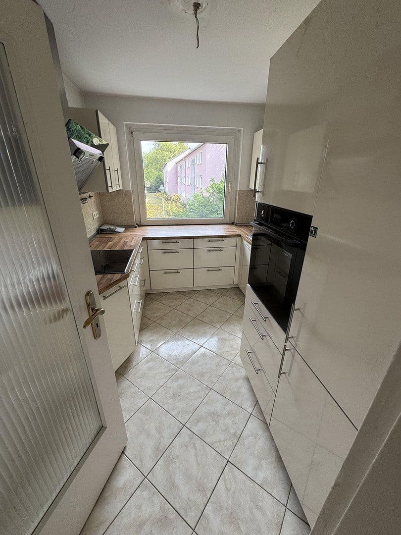 Prodej bytu 4+1 88 m², Düsseldorf, Severní Porýní-Vestfálsko Prodej bytu 4+1 88 m², Düsseldorf, Severní Porýní-Vestfálsko
