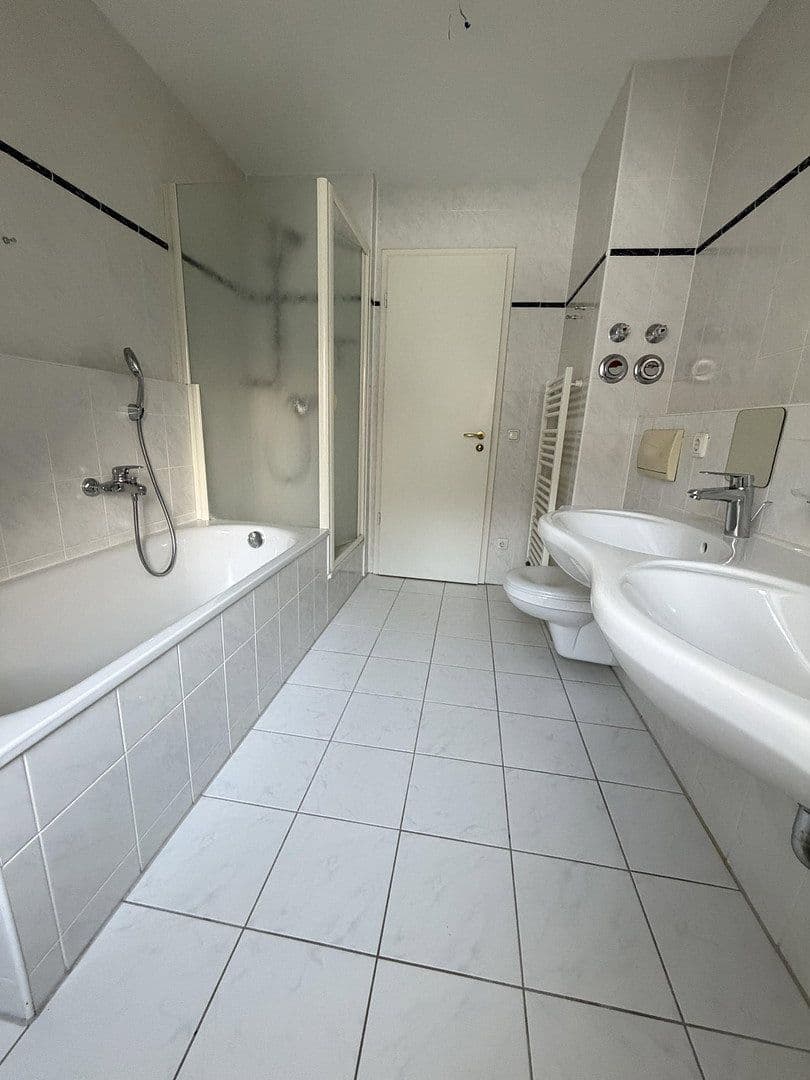 Pronájem bytu 4+1 128 m², München, Bavorsko Pronájem bytu 4+1 128 m², München, Bavorsko