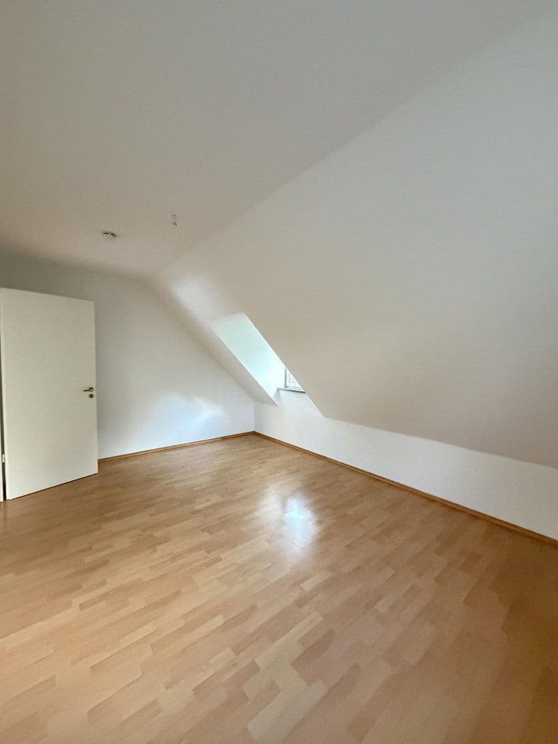 Pronájem bytu 4+1 128 m², München, Bavorsko Pronájem bytu 4+1 128 m², München, Bavorsko