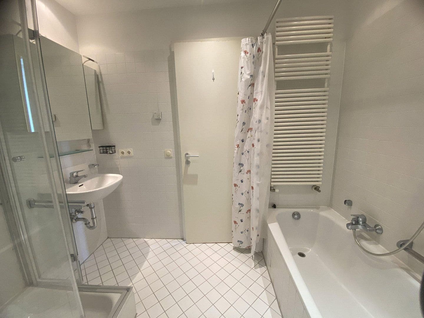 Pronájem bytu 3+1 115 m², Wiesbaden, Hessen Pronájem bytu 3+1 115 m², Wiesbaden, Hessen