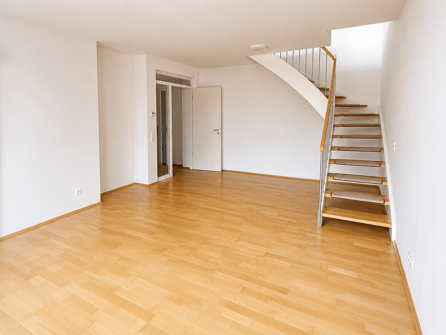 Pronájem bytu 3+1 115 m², Wiesbaden, Hessen Pronájem bytu 3+1 115 m², Wiesbaden, Hessen