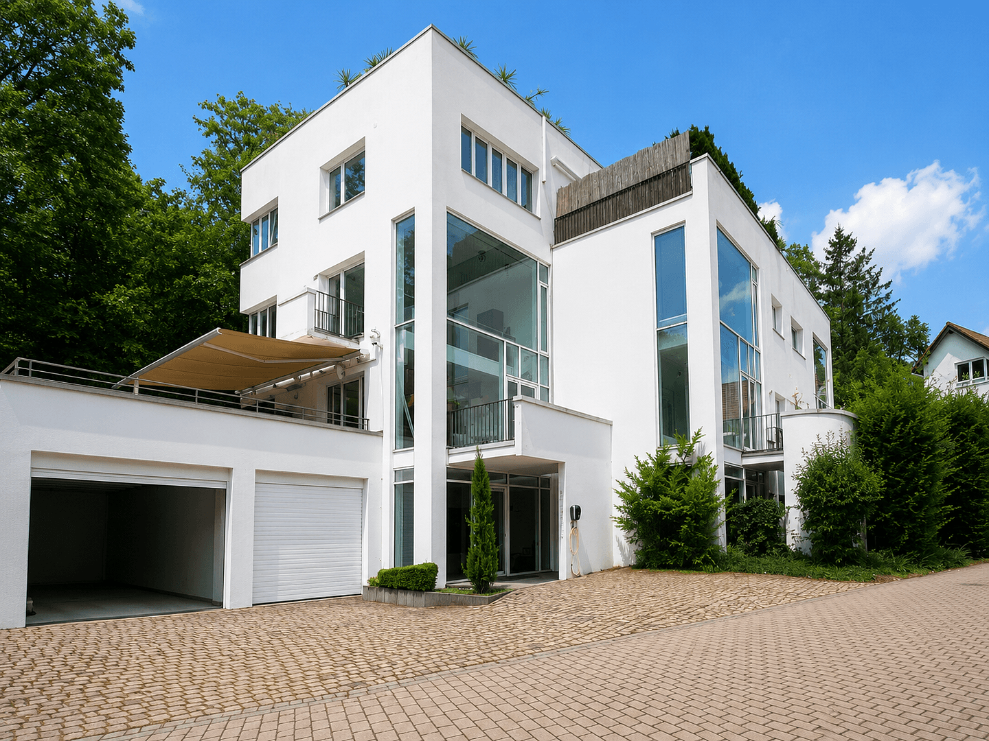 Pronájem bytu 3+1 115 m², Wiesbaden, Hessen Pronájem bytu 3+1 115 m², Wiesbaden, Hessen