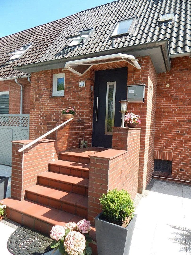 Prodej domu 194 m², pozemek 800 m², Elmshorn, Šlesvicko-Holštýnsko Prodej domu 194 m², pozemek 800 m², Elmshorn, Šlesvicko-Holštýnsko