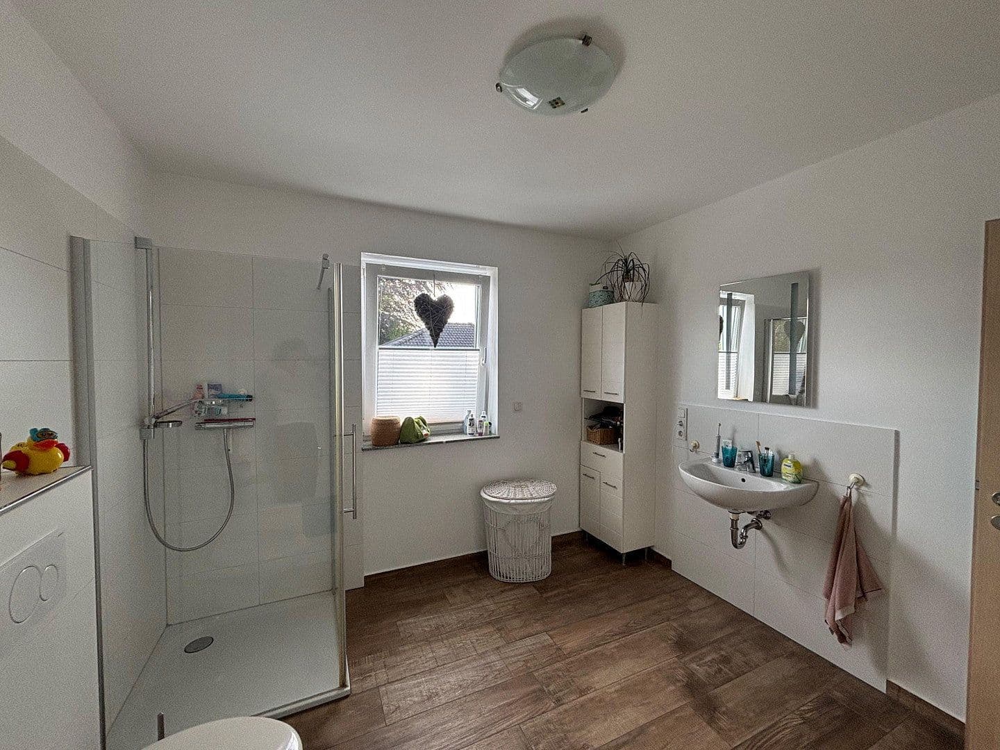 Pronájem domu 160 m², pozemek 350 m², Bergisch Gladbach, Severní Porýní-Vestfálsko Pronájem domu 160 m², pozemek 350 m², Bergisch Gladbach, Severní Porýní-Vestfálsko