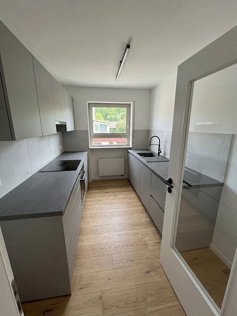 Prodej bytu 4+1 97 m², Alte Schulstr. 11, Zimmern ob Rottweil, Bádensko-Württembersko Prodej bytu 4+1 97 m², Alte Schulstr. 11, Zimmern ob Rottweil, Bádensko-Württembersko