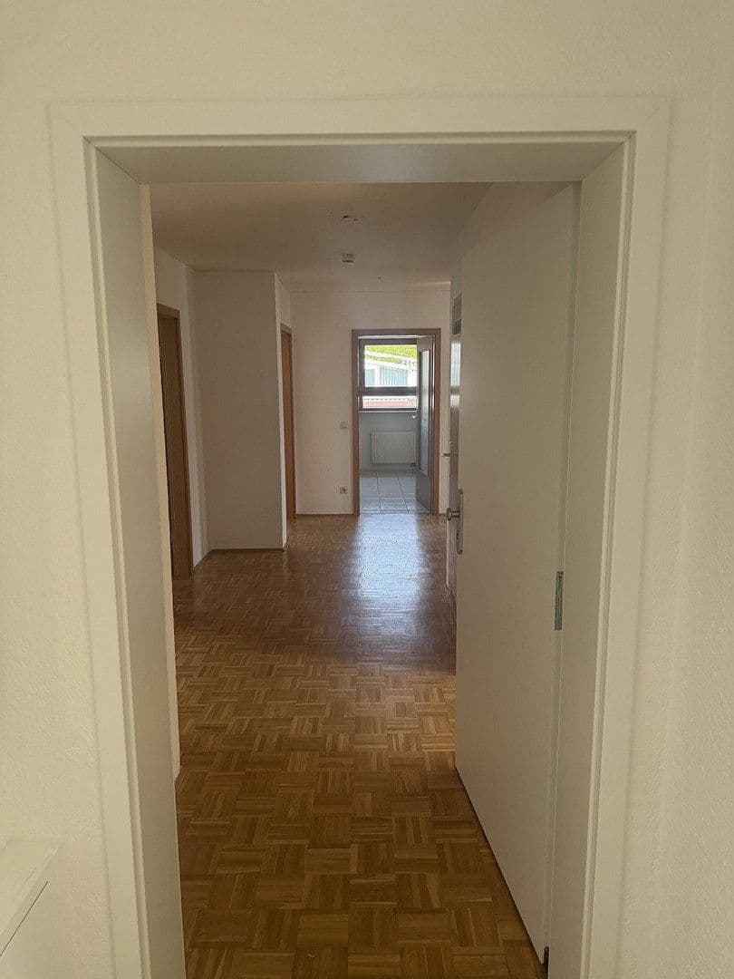 Prodej bytu 4+1 97 m², Alte Schulstr. 11, Zimmern ob Rottweil, Bádensko-Württembersko Prodej bytu 4+1 97 m², Alte Schulstr. 11, Zimmern ob Rottweil, Bádensko-Württembersko