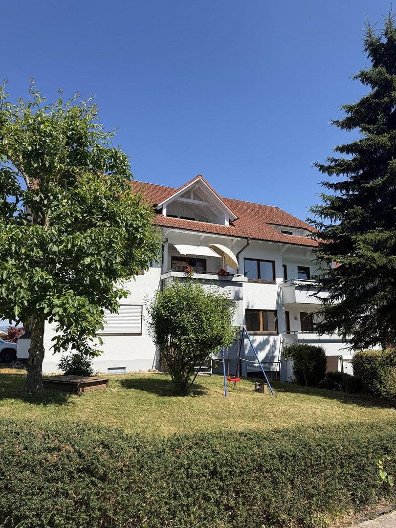 Prodej bytu 4+1 97 m², Alte Schulstr. 11, Zimmern ob Rottweil, Bádensko-Württembersko Prodej bytu 4+1 97 m², Alte Schulstr. 11, Zimmern ob Rottweil, Bádensko-Württembersko