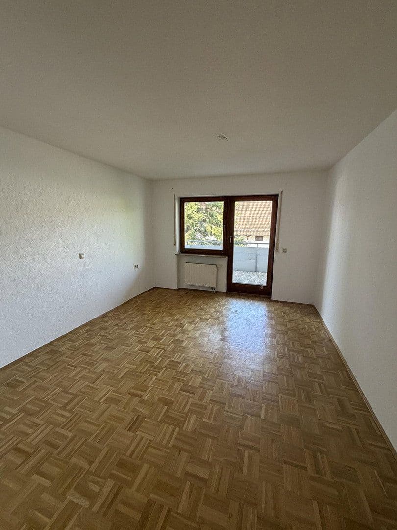 Prodej bytu 4+1 97 m², Alte Schulstr. 11, Zimmern ob Rottweil, Bádensko-Württembersko Prodej bytu 4+1 97 m², Alte Schulstr. 11, Zimmern ob Rottweil, Bádensko-Württembersko
