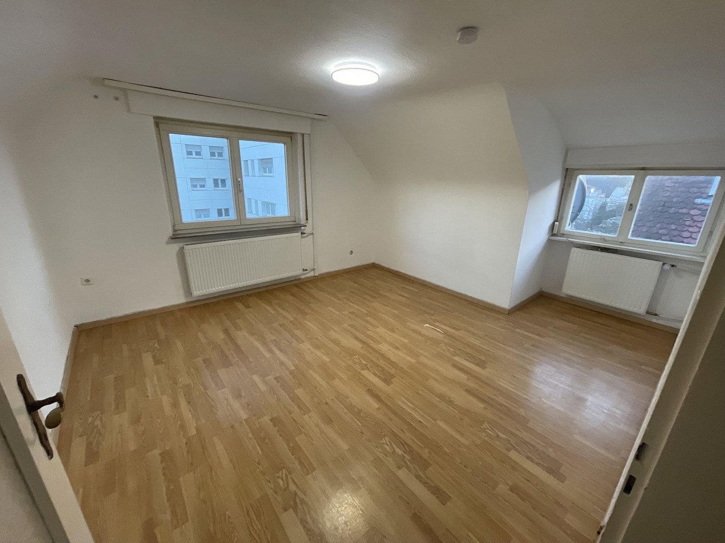 Pronájem bytu 3+1 55 m², Stuttgart, Bádensko-Württembersko Pronájem bytu 3+1 55 m², Stuttgart, Bádensko-Württembersko