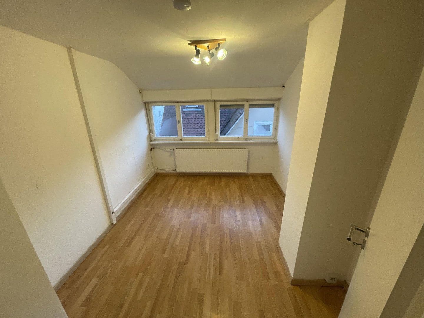 Pronájem bytu 3+1 55 m², Stuttgart, Bádensko-Württembersko Pronájem bytu 3+1 55 m², Stuttgart, Bádensko-Württembersko