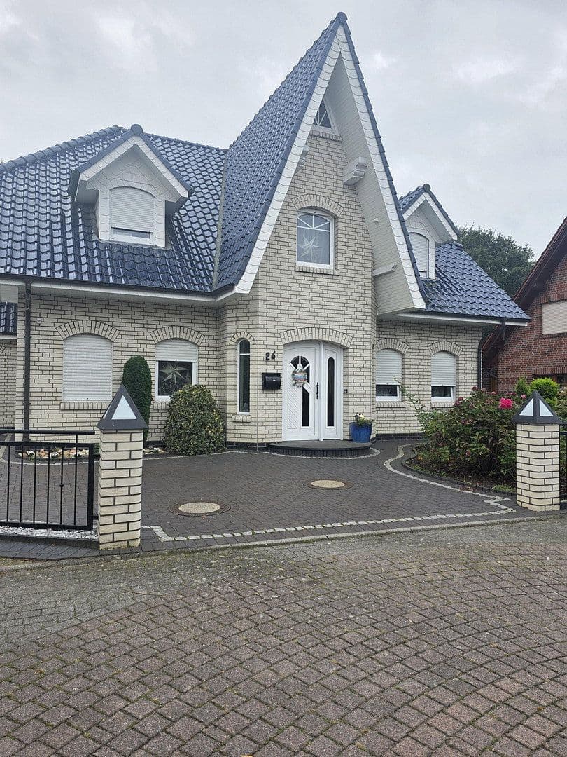 Prodej domu 169 m², pozemek 724 m², Cloppenburg, Dolní Sasko Prodej domu 169 m², pozemek 724 m², Cloppenburg, Dolní Sasko