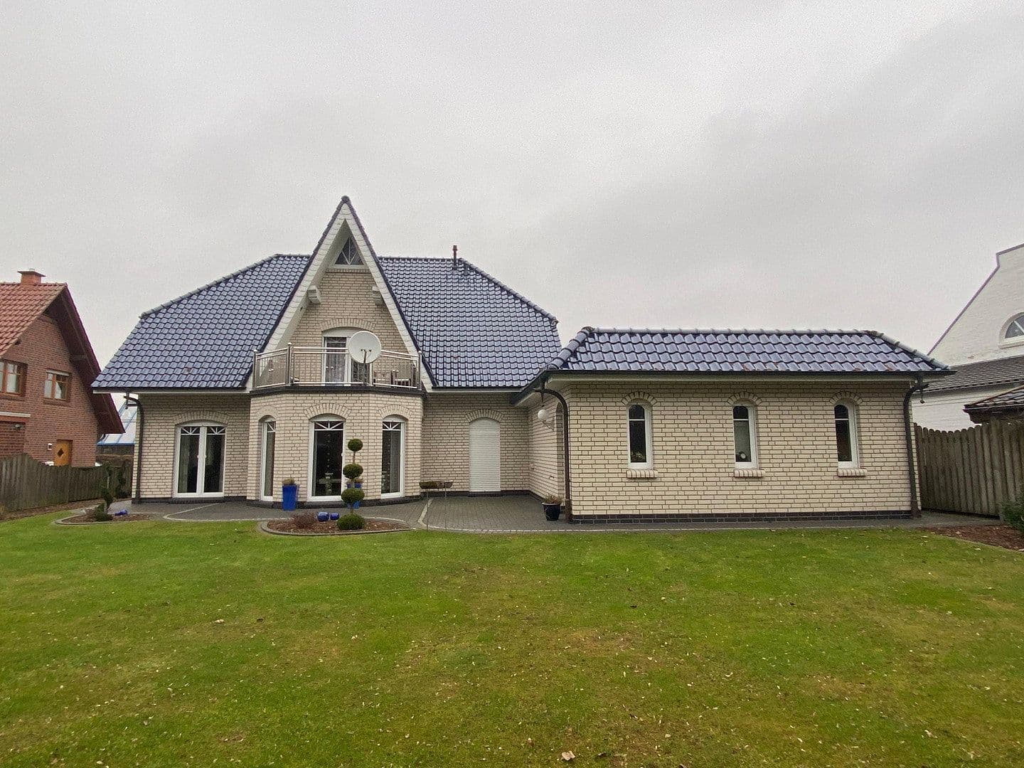Prodej domu 169 m², pozemek 724 m², Cloppenburg, Dolní Sasko Prodej domu 169 m², pozemek 724 m², Cloppenburg, Dolní Sasko