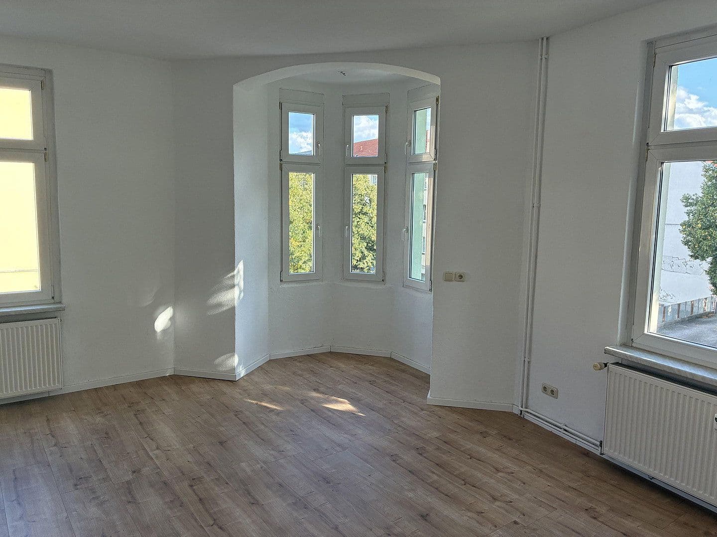 Pronájem bytu 2+1 74 m², Werderstr. 30, Dessau-Rosslau, Sasko-Anhaltsko Pronájem bytu 2+1 74 m², Werderstr. 30, Dessau-Rosslau, Sasko-Anhaltsko