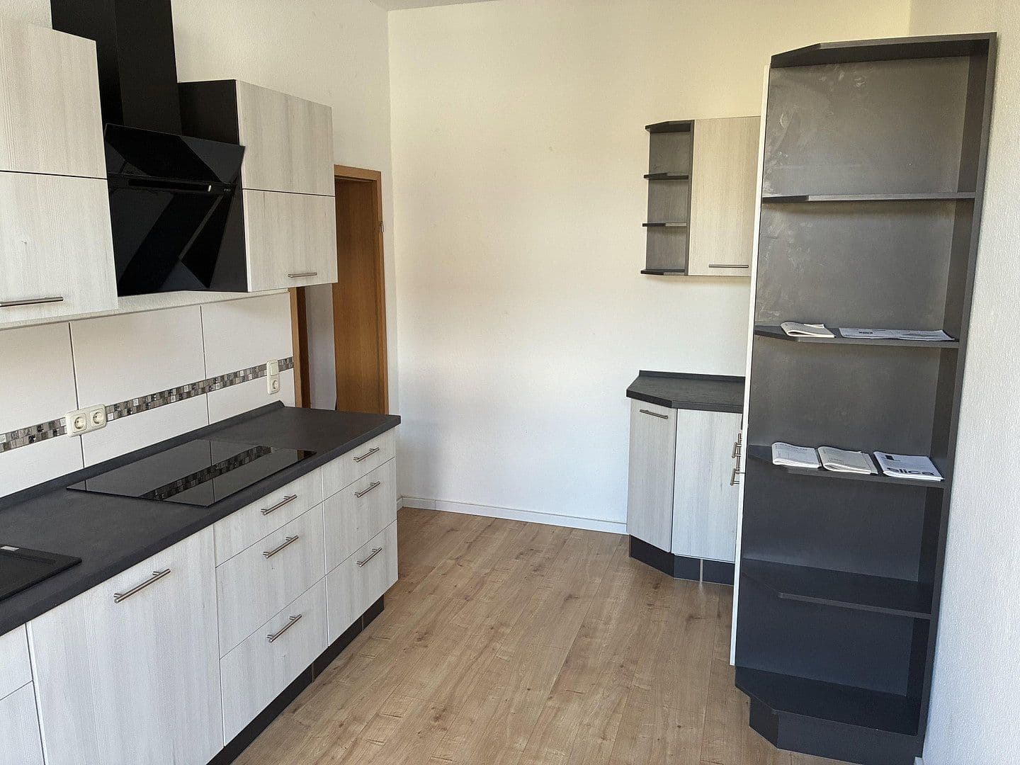 Pronájem bytu 2+1 74 m², Werderstr. 30, Dessau-Rosslau, Sasko-Anhaltsko Pronájem bytu 2+1 74 m², Werderstr. 30, Dessau-Rosslau, Sasko-Anhaltsko