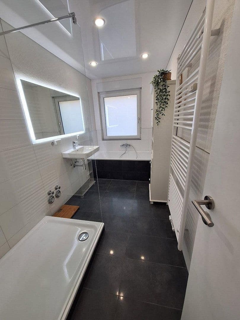 Prodej bytu 3+1 95 m², Karlsruhe, Bádensko-Württembersko Prodej bytu 3+1 95 m², Karlsruhe, Bádensko-Württembersko