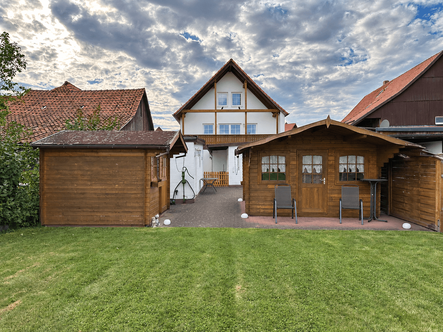 Prodej domu 247 m², pozemek 811 m², Lange Reihe 37, Katlenburg-Lindau, Dolní Sasko Prodej domu 247 m², pozemek 811 m², Lange Reihe 37, Katlenburg-Lindau, Dolní Sasko