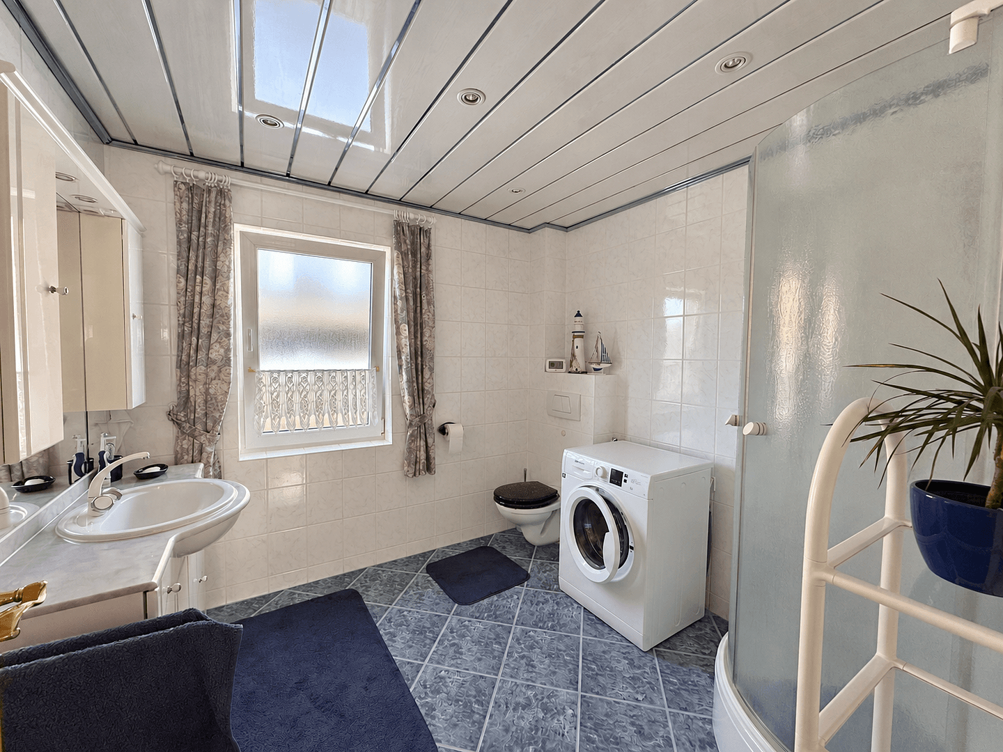 Prodej domu 247 m², pozemek 811 m², Lange Reihe 37, Katlenburg-Lindau, Dolní Sasko Prodej domu 247 m², pozemek 811 m², Lange Reihe 37, Katlenburg-Lindau, Dolní Sasko