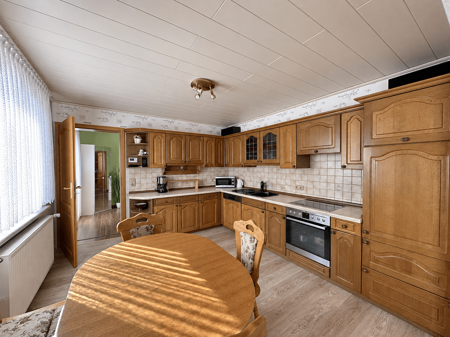 Prodej domu 247 m², pozemek 811 m², Lange Reihe 37, Katlenburg-Lindau, Dolní Sasko Prodej domu 247 m², pozemek 811 m², Lange Reihe 37, Katlenburg-Lindau, Dolní Sasko