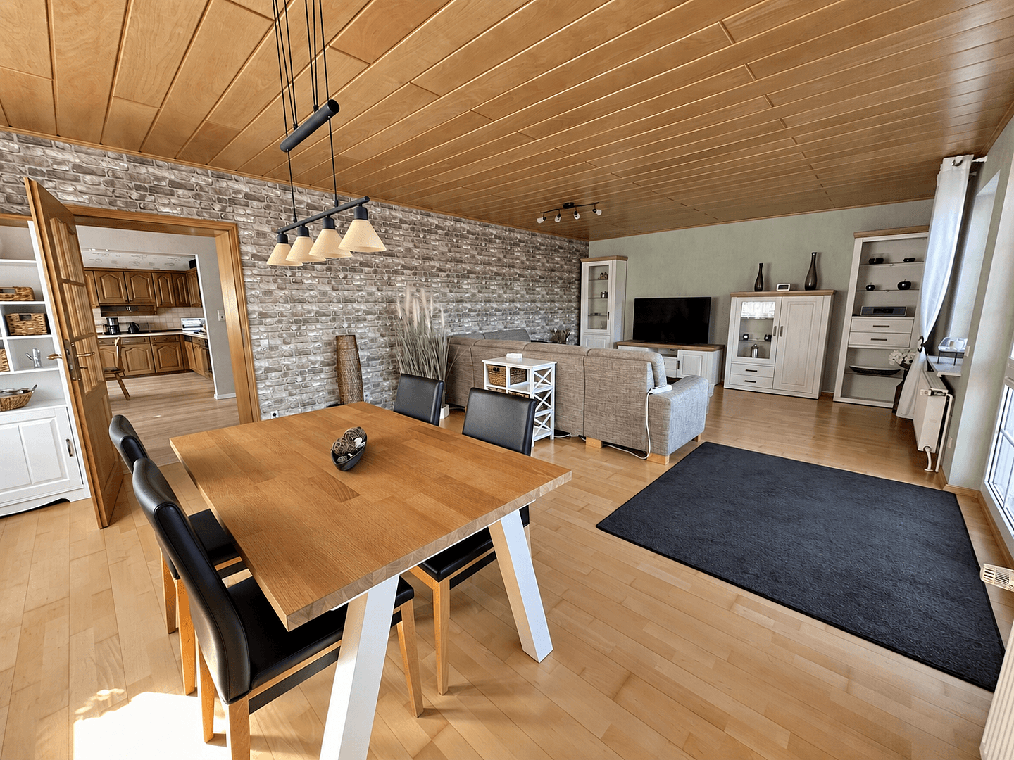 Prodej domu 247 m², pozemek 811 m², Lange Reihe 37, Katlenburg-Lindau, Dolní Sasko Prodej domu 247 m², pozemek 811 m², Lange Reihe 37, Katlenburg-Lindau, Dolní Sasko