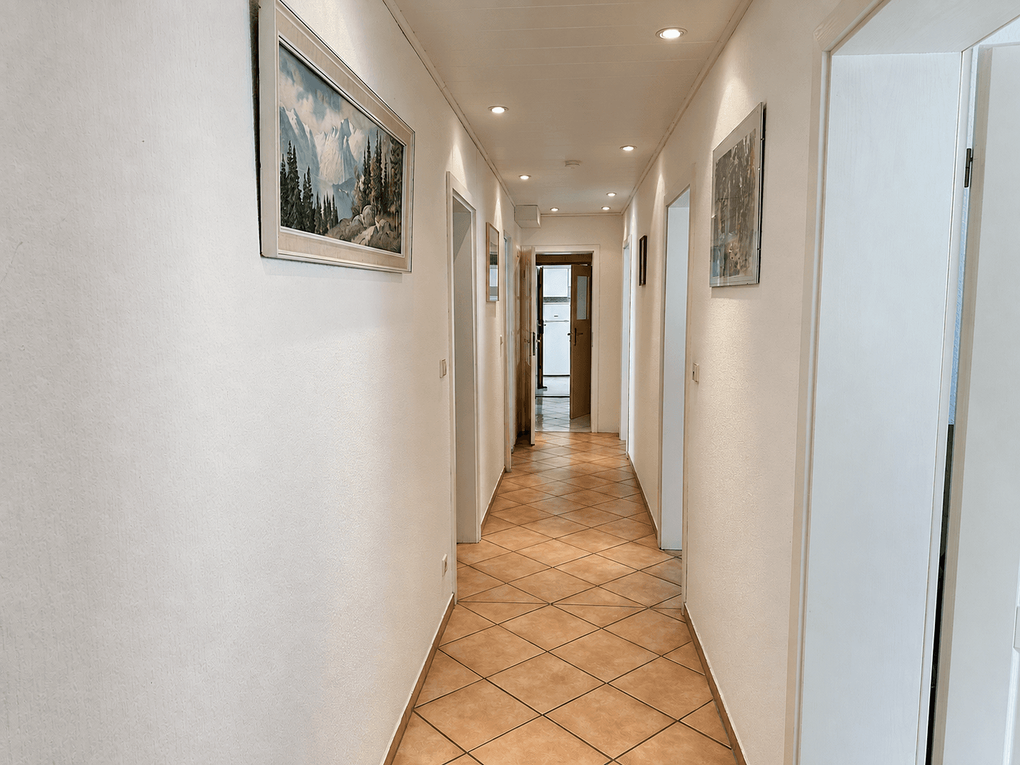 Prodej domu 247 m², pozemek 811 m², Lange Reihe 37, Katlenburg-Lindau, Dolní Sasko Prodej domu 247 m², pozemek 811 m², Lange Reihe 37, Katlenburg-Lindau, Dolní Sasko