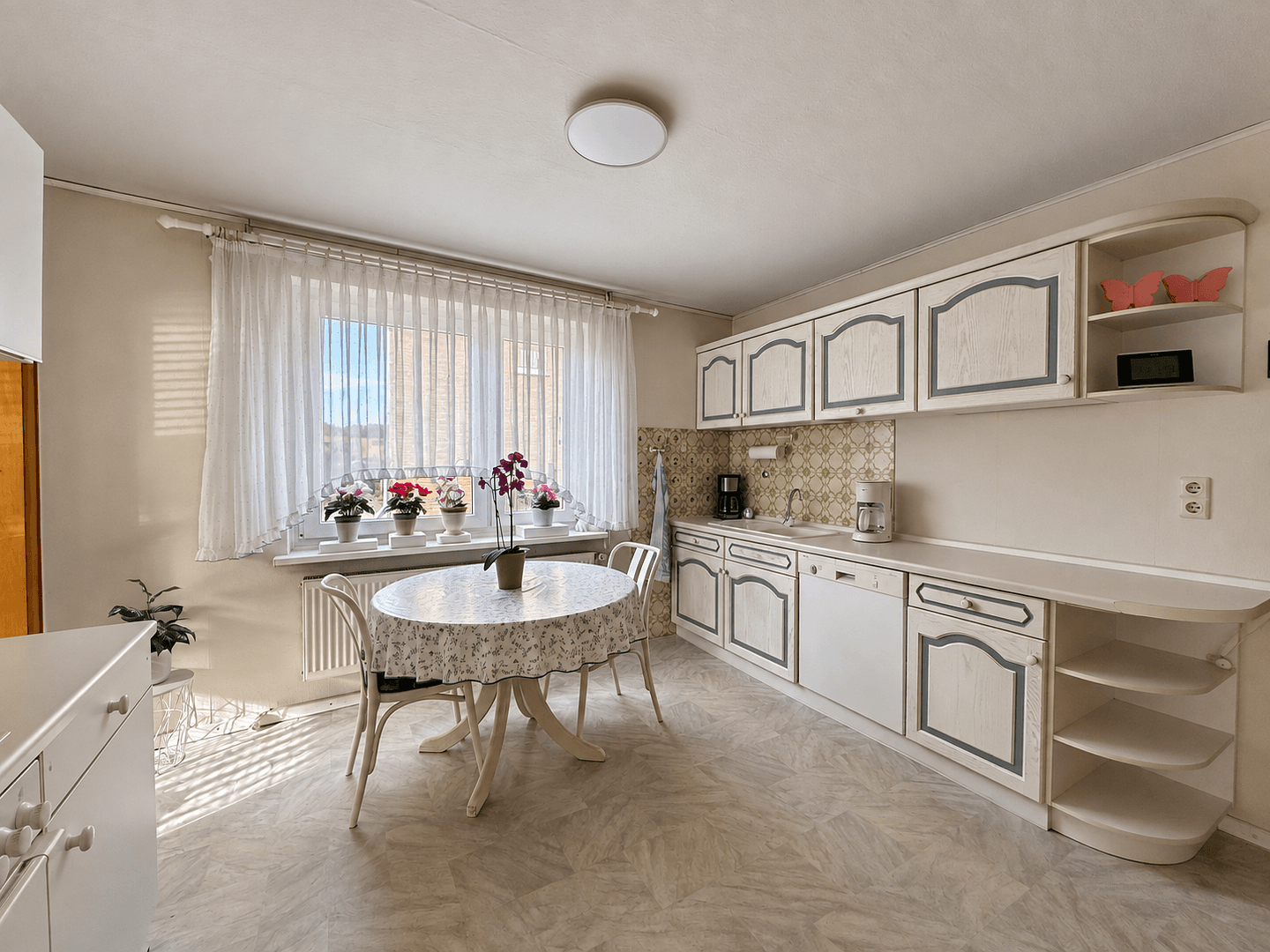 Prodej domu 247 m², pozemek 811 m², Lange Reihe 37, Katlenburg-Lindau, Dolní Sasko Prodej domu 247 m², pozemek 811 m², Lange Reihe 37, Katlenburg-Lindau, Dolní Sasko