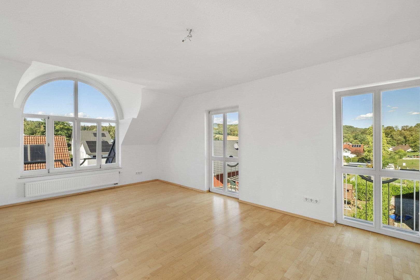 Prodej domu 240 m², pozemek 397 m², Sinsheim, Bádensko-Württembersko Prodej domu 240 m², pozemek 397 m², Sinsheim, Bádensko-Württembersko