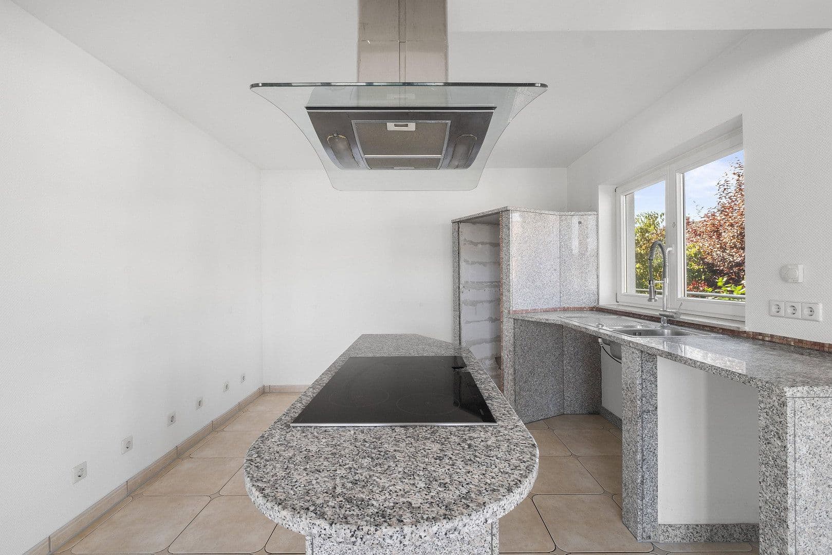 Prodej domu 240 m², pozemek 397 m², Sinsheim, Bádensko-Württembersko Prodej domu 240 m², pozemek 397 m², Sinsheim, Bádensko-Württembersko